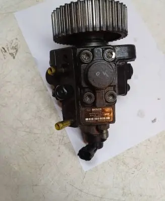 Opel Insignia A Fuel injection high pressure pump 77000820673 55209063 0445010184