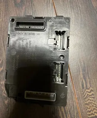 Renault Twingo III Engine control unit/module 2675974