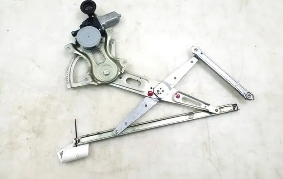 Toyota Urban Cruiser (XP110) Front door window regulator with motor