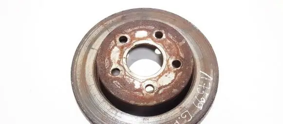 Ford Focus Rear brake disc neventiliuojamas
