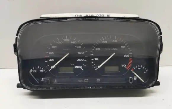 Volkswagen PASSAT B3 Speedometer (instrument cluster) 87001262 088911188