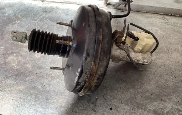 Toyota Corolla E120 E130 Brake booster LSH65