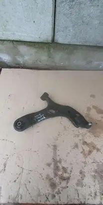 Toyota Avensis T270 Front control arm 