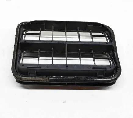 Renault Zoe Quarter panel pressure vent 7700838358