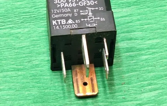 Volkswagen PASSAT B4 Other relay 3D0951253A 14150000