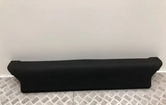 Parcel shelf