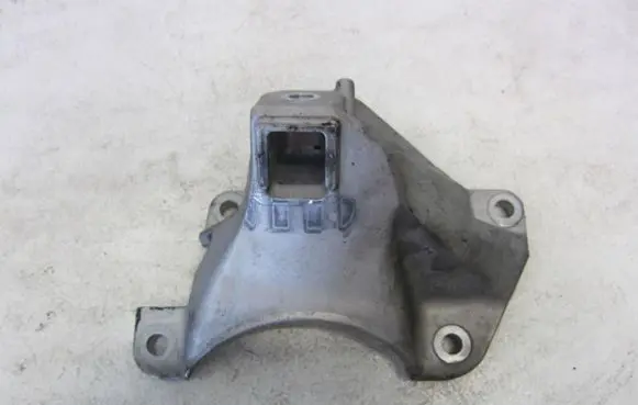 BMW 5 F10 F11 Engine mounting bracket 22116775914