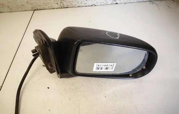 Mazda 323 Front door electric wing mirror E13010089