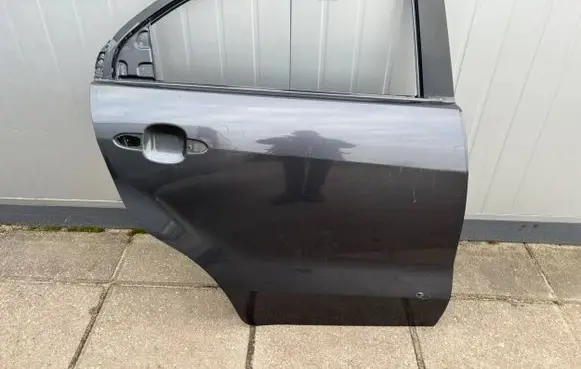 KIA Rio Rear door