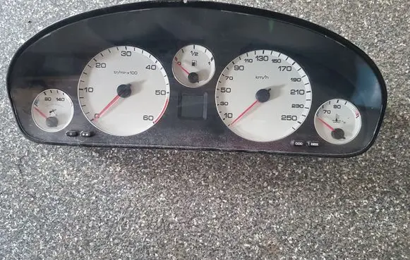 Peugeot 607 Speedometer (instrument cluster) 9639118780