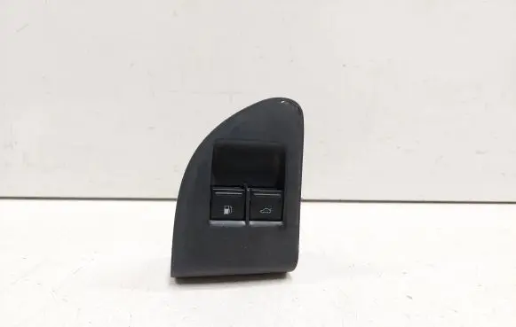 Volkswagen Touareg I Fuel tank opening switch 7L6867375C