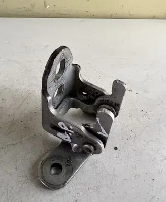Dodge Nitro Front door upper hinge 