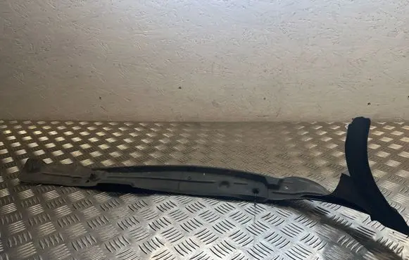 Audi Q7 4L Fender end trim 4L0821112