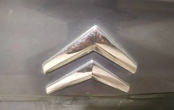 Citroen Xsara Picasso Manufacturer badge logo/emblem 