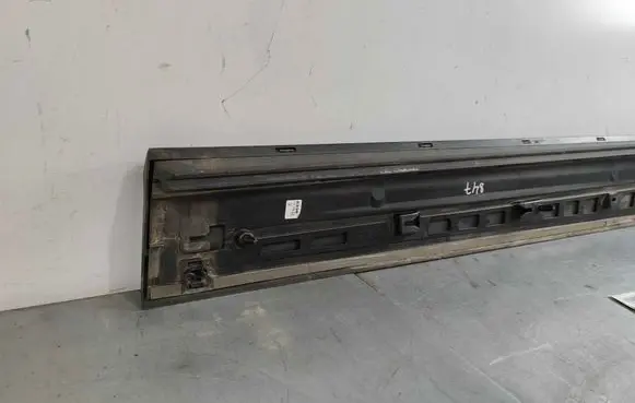 Audi Q2 - Front door trim (molding) 81a8539594w3