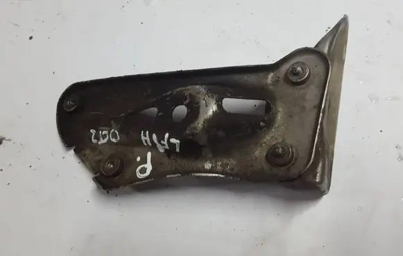 Skoda Octavia Mk2 (1Z) Fender mounting bracket 