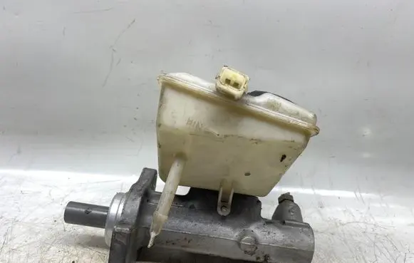 Volvo V70 Master brake cylinder 8646006