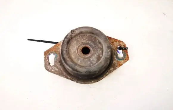 Citroen Xsara Picasso Engine mount bracket
