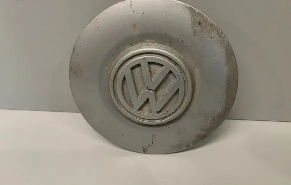 Volkswagen Golf III Original wheel cap 1H0601149B