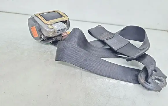 Audi A3 S3 8L Front seatbelt 8L3857705A