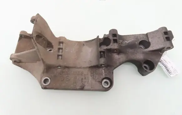 Volkswagen Golf IV Generator/alternator bracket R045903143C