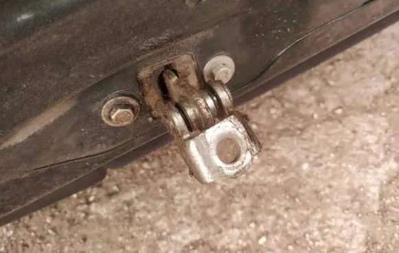 Opel Astra G Rear door check strap stopper