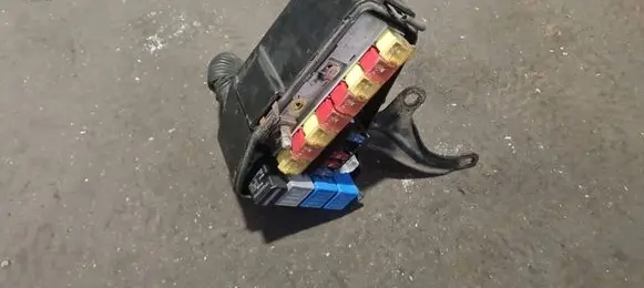 Volvo S70 V70 V70 XC Fuse box set 9128576