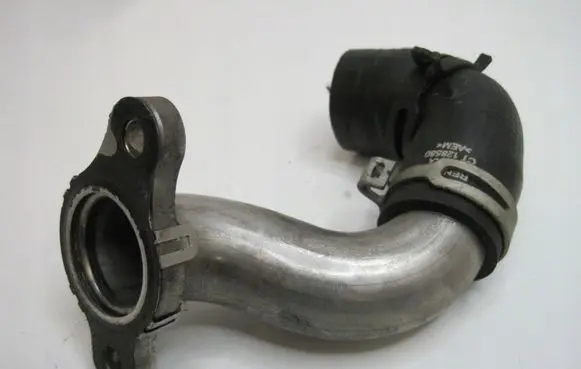 Nissan X-Trail T32 EGR valve line/pipe/hose 131593R