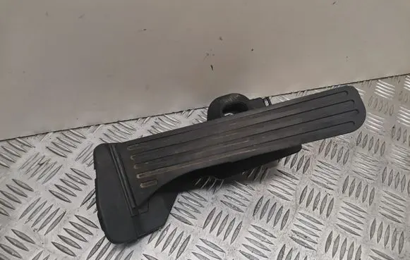 Volkswagen PASSAT B6 Accelerator throttle pedal 1K2721503M