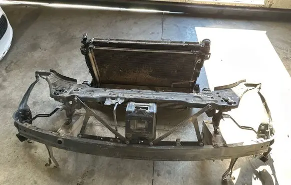 Mercedes-Benz E A207 Radiator support slam panel A2076200300