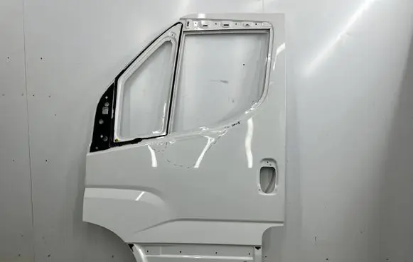 Iveco Daily 6th gen Front door