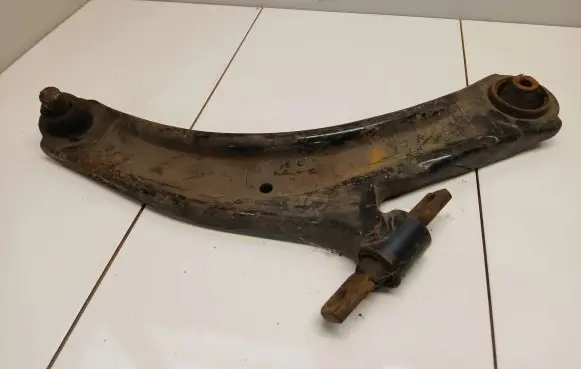 Nissan Qashqai Front control arm