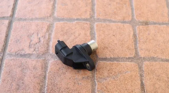 Volvo XC70 Camshaft position sensor 8631533