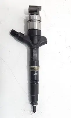 Toyota Corolla E120 E130 Fuel injector 03E13977