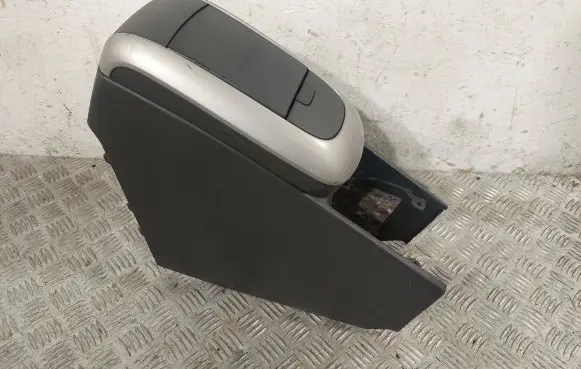 Toyota Auris 150 Armrest 5891102180 5891002070B0 5891002050B0