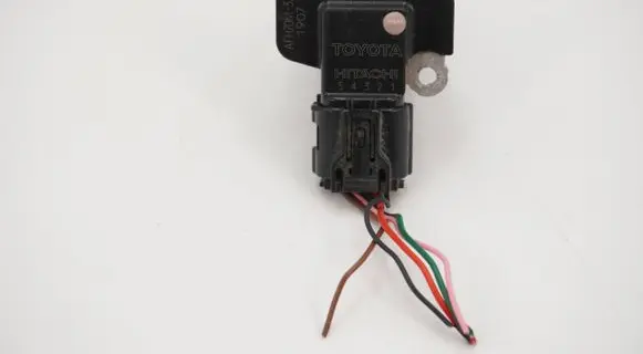 Toyota Corolla E120 E130 Mass air flow meter 222040Y010