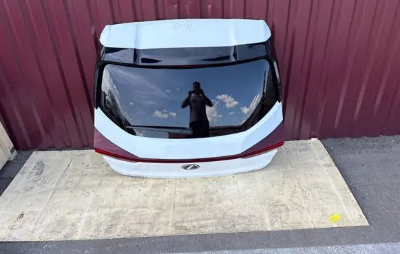 Lexus UX Tailgate/trunk/boot lid