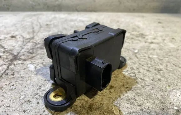 Suzuki Grand Vitara II ESP acceleration yaw rate sensor 3394565J0 D976F01QAC 06211702803