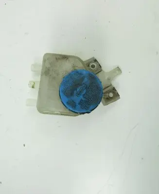 Nissan Almera Tino Brake fluid reservoir 