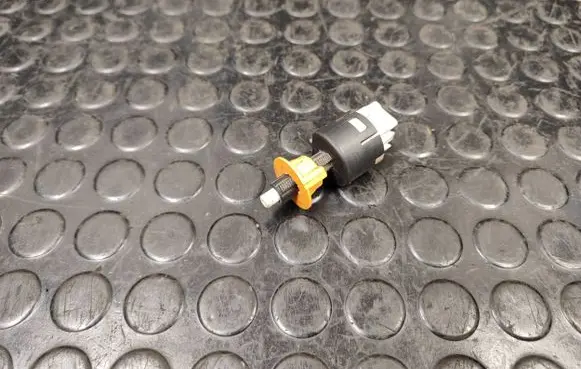 Peugeot 4008 Brake pedal sensor switch
