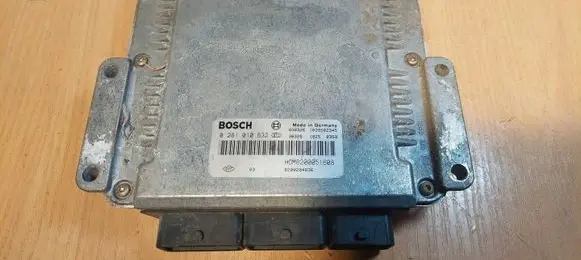 Renault Trafic II (X83) Engine control unit/module ECU 0281010632 8200051608 8200204836