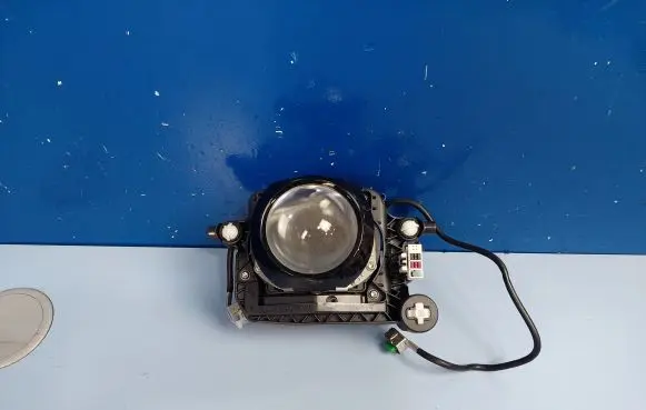 Headlight part