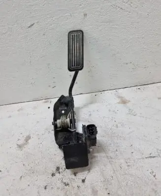 Toyota Avensis T250 Accelerator throttle pedal 8928152021