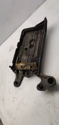 Volkswagen PASSAT B8 Battery tray 5Q0915321H