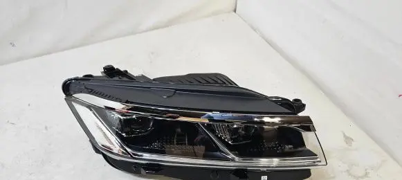 Volkswagen Touareg III Headlight/headlamp 761941036A