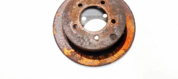 Mitsubishi Lancer X Rear brake disc neventiliuojamas