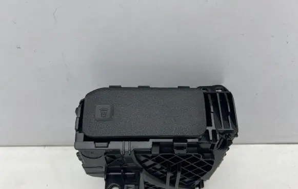 Ford Escort Cup holder front N1WBE044J16AE
