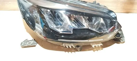 Peugeot 2008 II Headlight/headlamp 9833036080 73312212