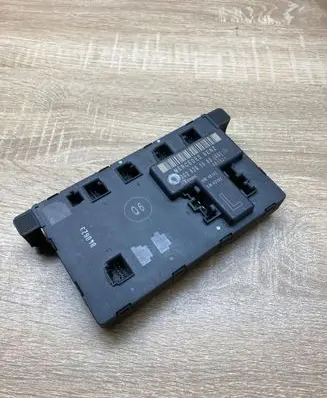 Mercedes-Benz C W203 Door control unit/module 2038201585 LEFTSIDE