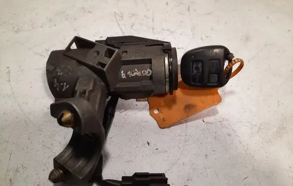 Toyota Corolla E120 E130 Ignition lock 45020024